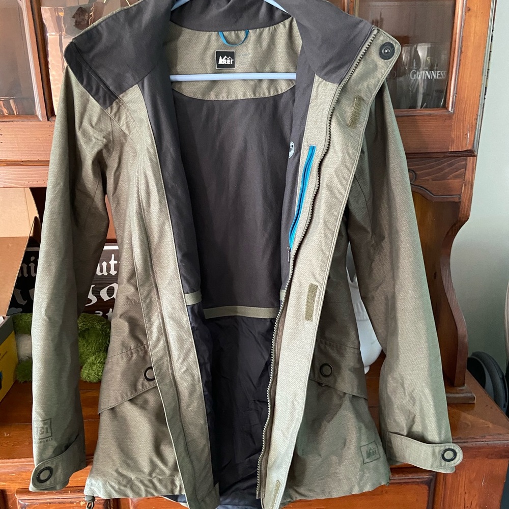 XS Olive Green REI Women’s Raincoat
